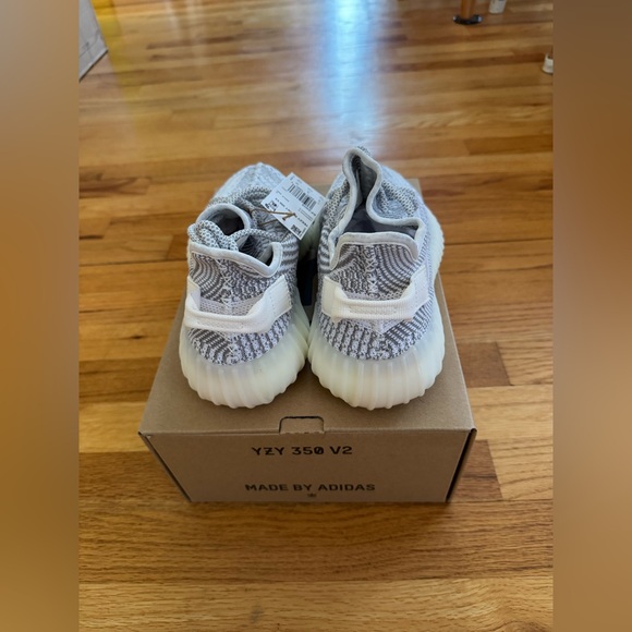 Adidas Yeezy Boost 350 V2 - Picture 5 of 9
